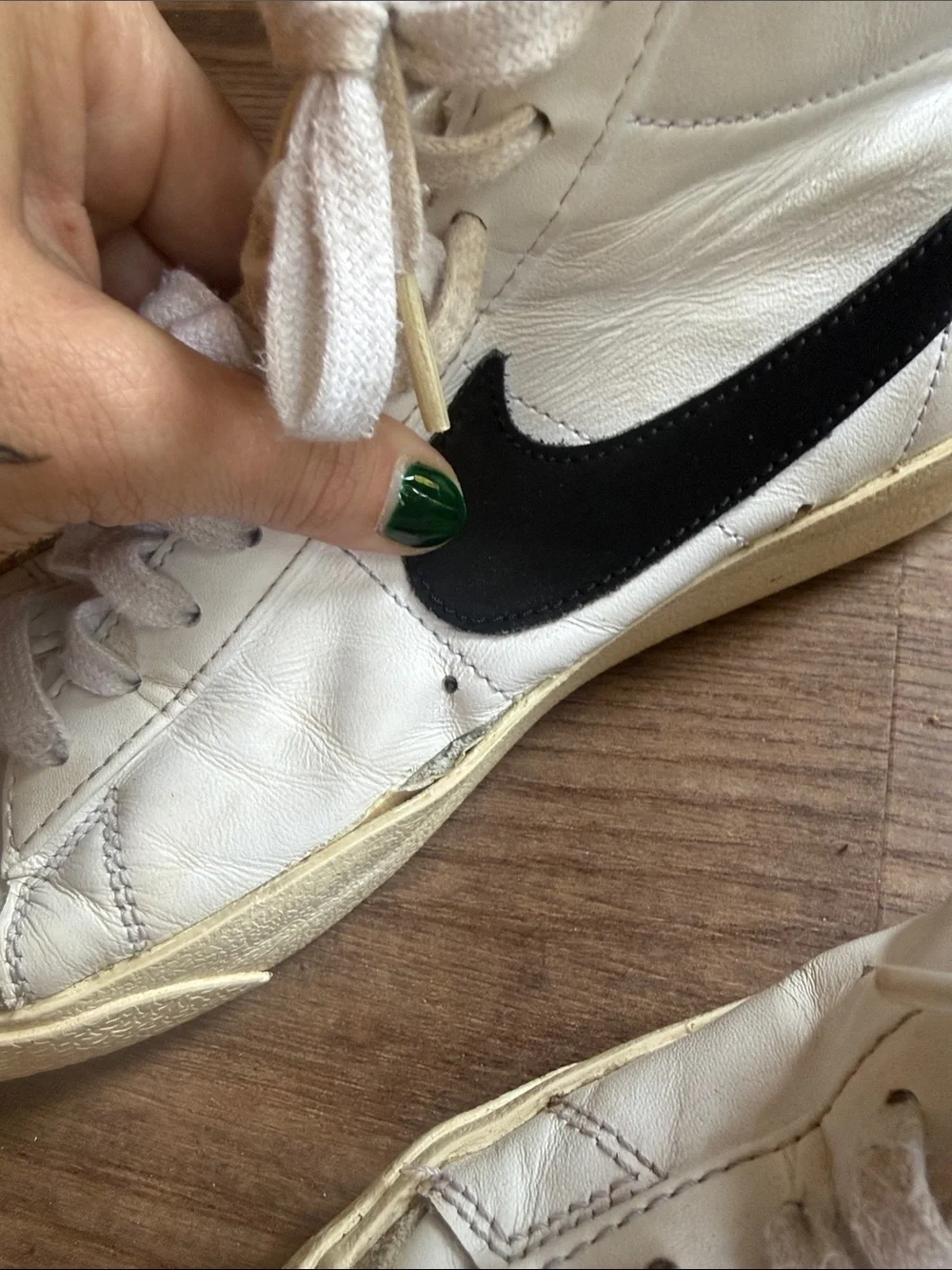 Nike Blazer Mid ’77 Vintage White/Black Sneakers – Men’s Size 8